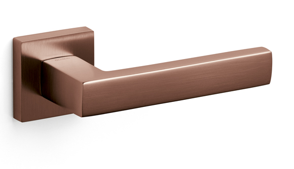 Paire de Poignées de Portes L. Casini rosaces carrées