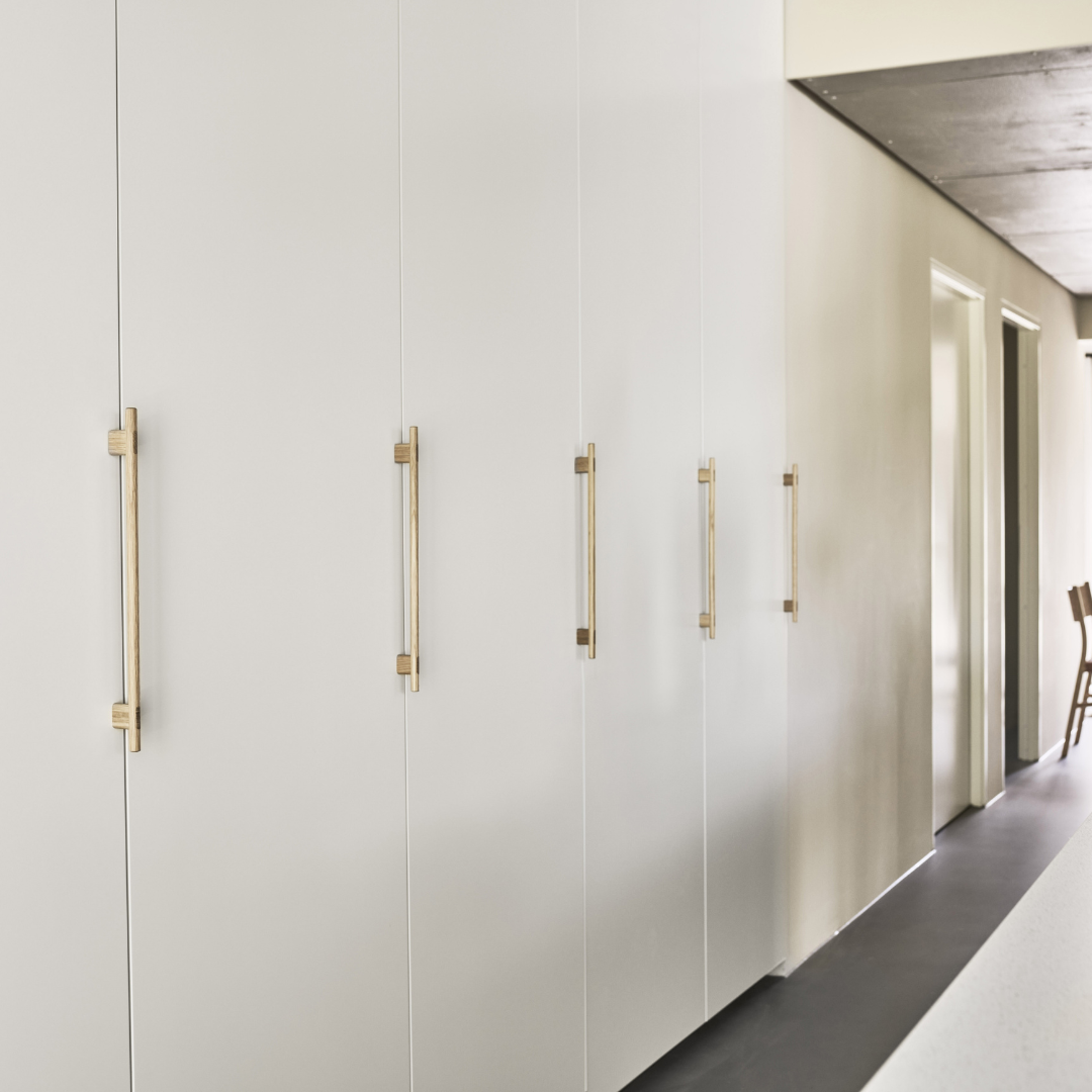 Poignée de meuble Lisbonne Chêne Verni