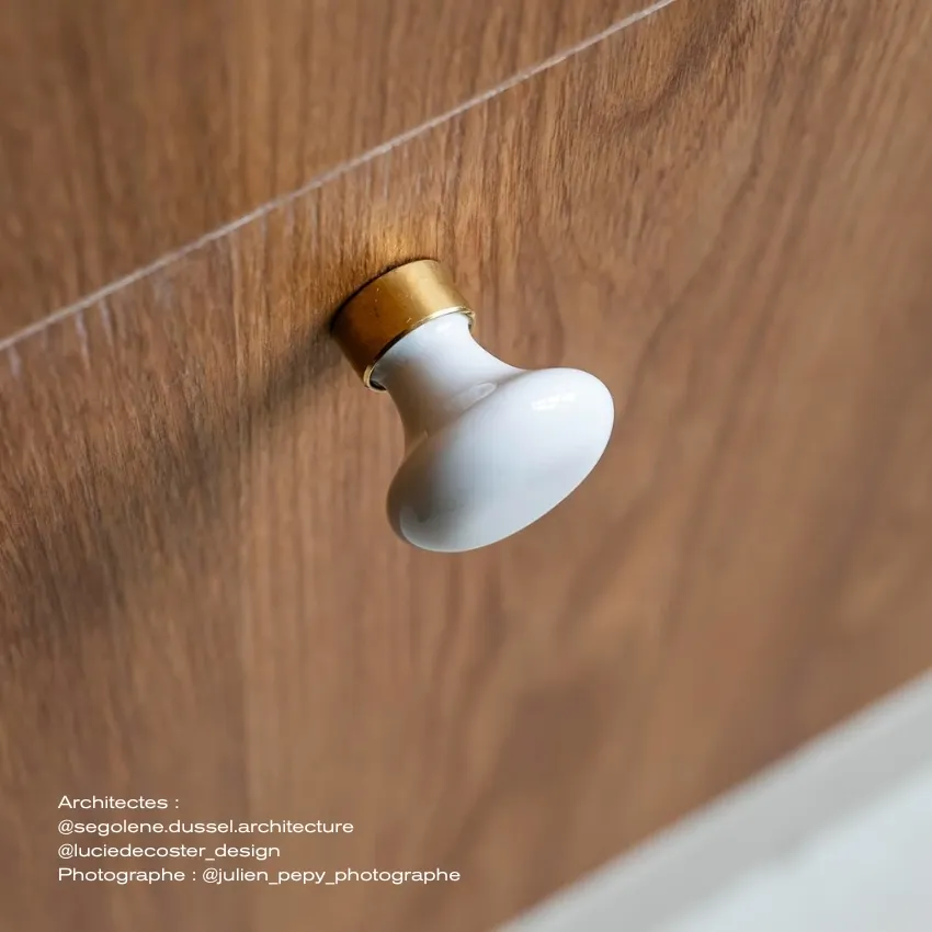 Bouton de meuble Danaé Porcelaine Base or Bouton de meuble Danaé Porcelaine Base or