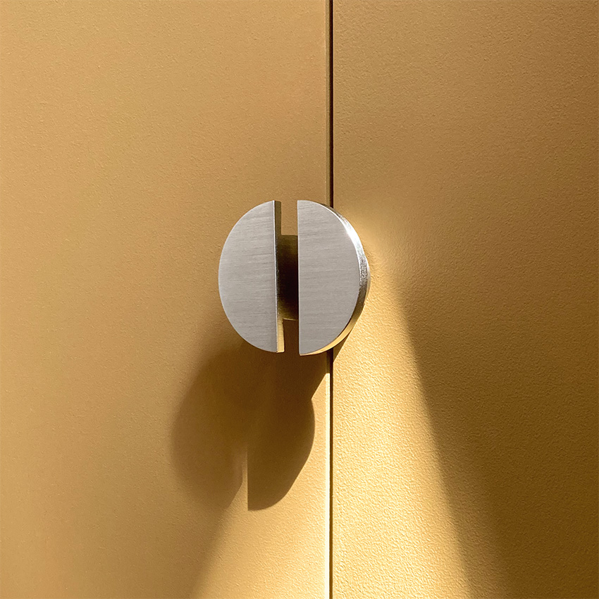 Bouton de meuble Olivier demi-lune en Laiton