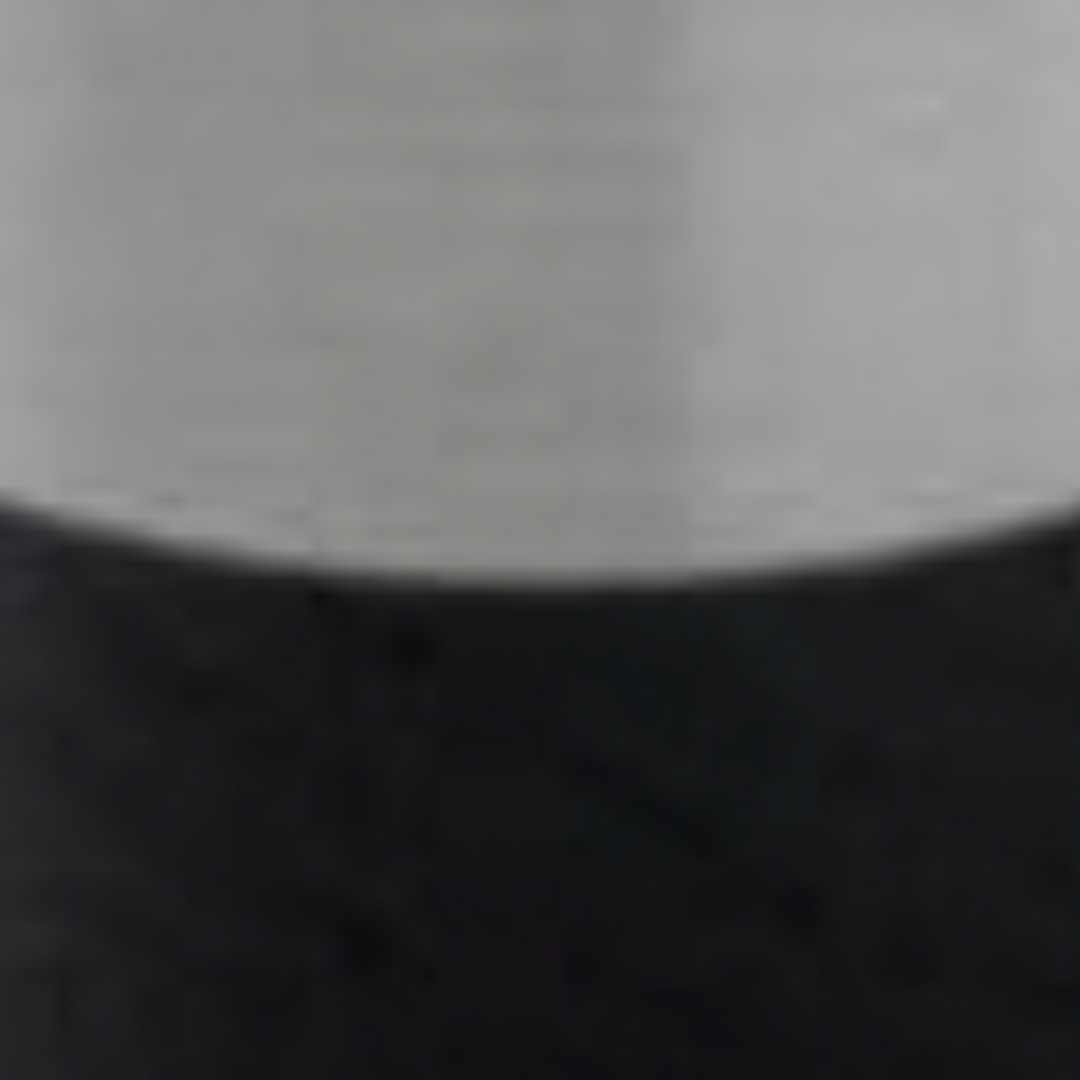 Frêne noir et aspect inox