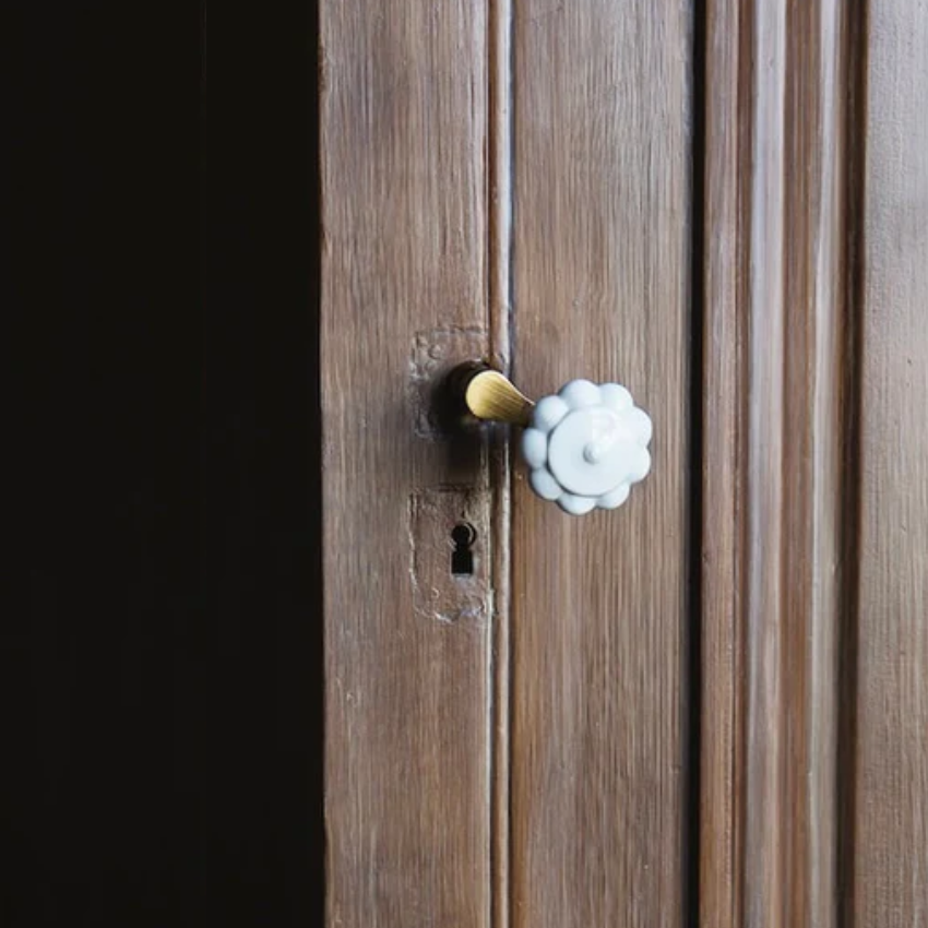 Paire de poignées de portes Manivelle Bordelaise Alix D. Reynis Porcelaine Laiton