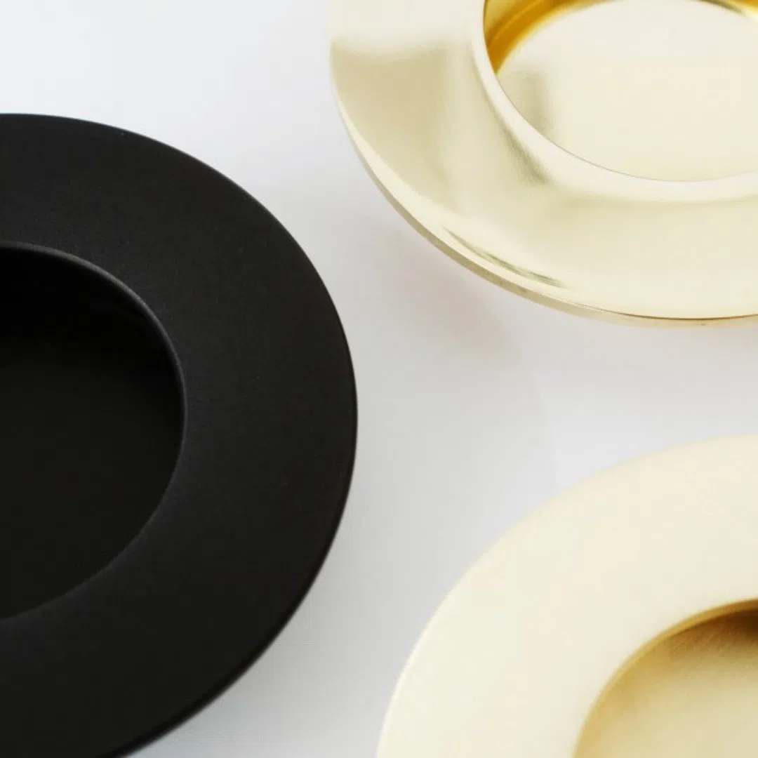 Poignée encastrée Ikie 55 mm Laiton