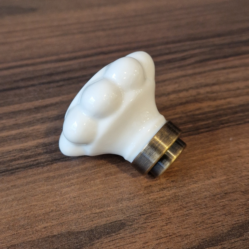 Paire de boutons de portes Alix D. Reynis Boule Porcelaine Laiton