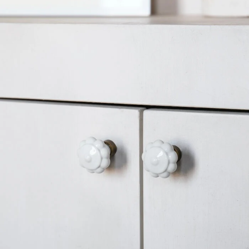 Bouton de meuble Alix D. Reynis Boule Porcelaine Laiton